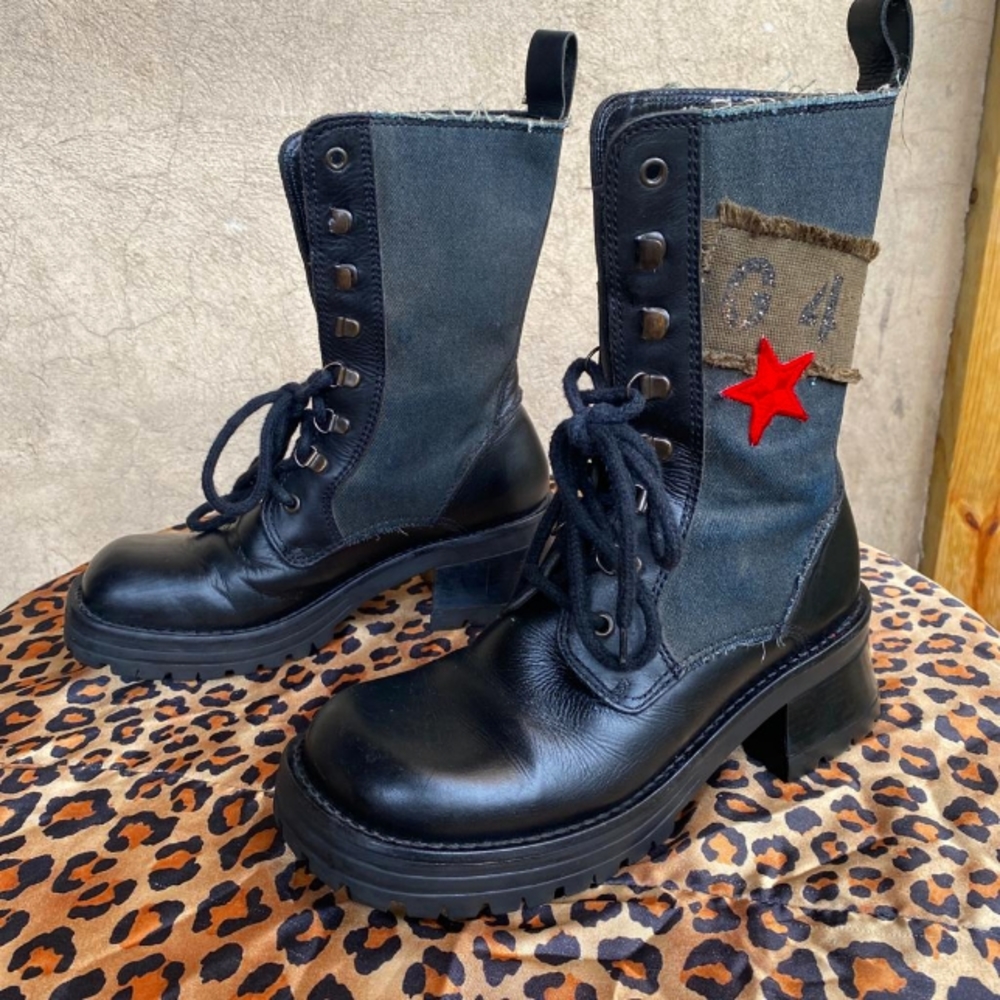 VINTAGE Steve Madden Helmet 1990s Platform Combat Boot Sz 8 - Picture 1 of 12